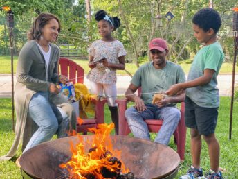 s'mores, summer bucket list, summertime fun, making s'mores, how to make s'more's