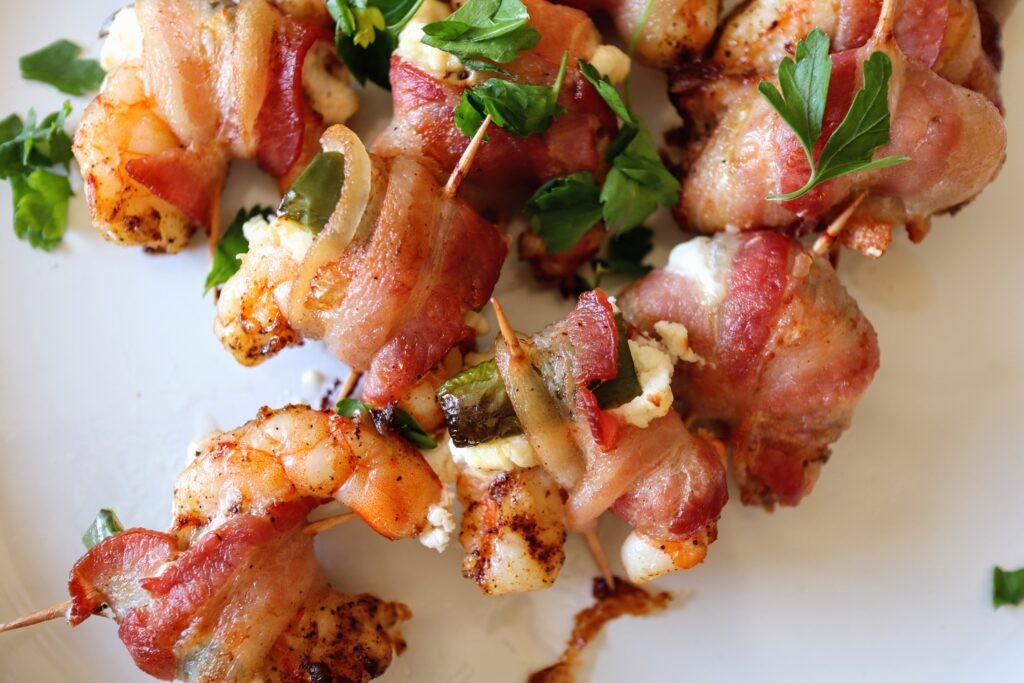 bacon wrapped shrimp, shrimp with bacon, shrimp with jalapeño, shrimp with cheese