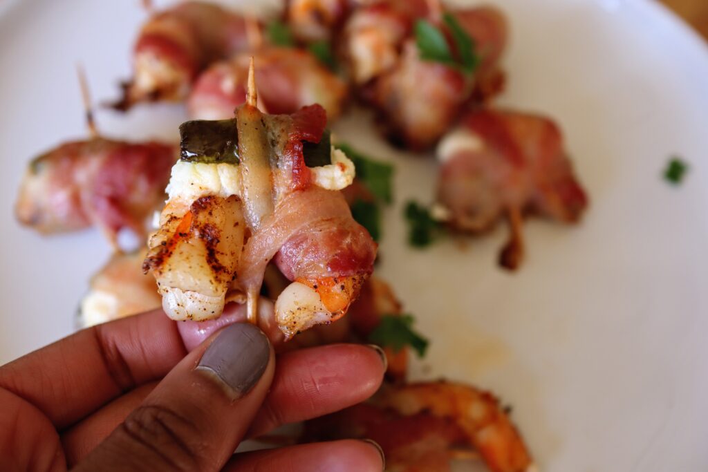 bacon wrapped shrimp, shrimp with bacon, shrimp with jalapeño, shrimp with cheese